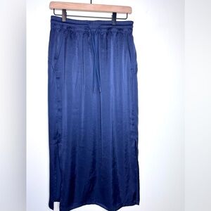 Lululemon Navy midi skirt 8